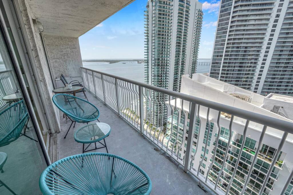 Apartamento Luxurious Private Unit With Parking Miami Exterior foto