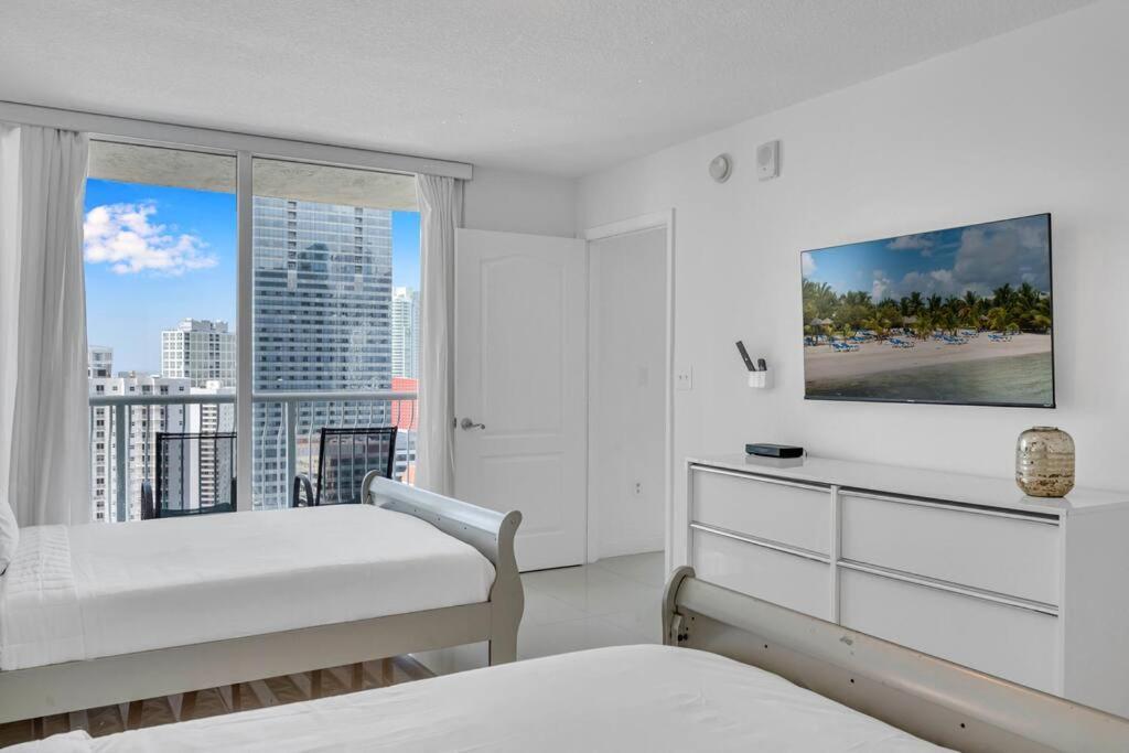 Apartamento Luxurious Private Unit With Parking Miami Exterior foto