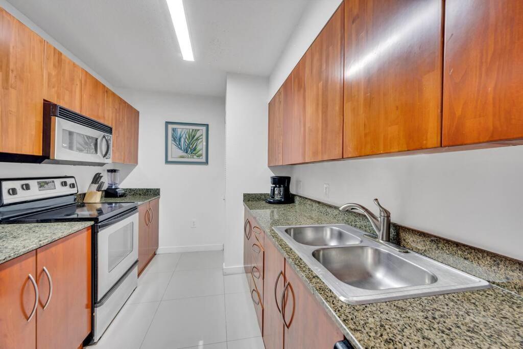 Apartamento Luxurious Private Unit With Parking Miami Exterior foto